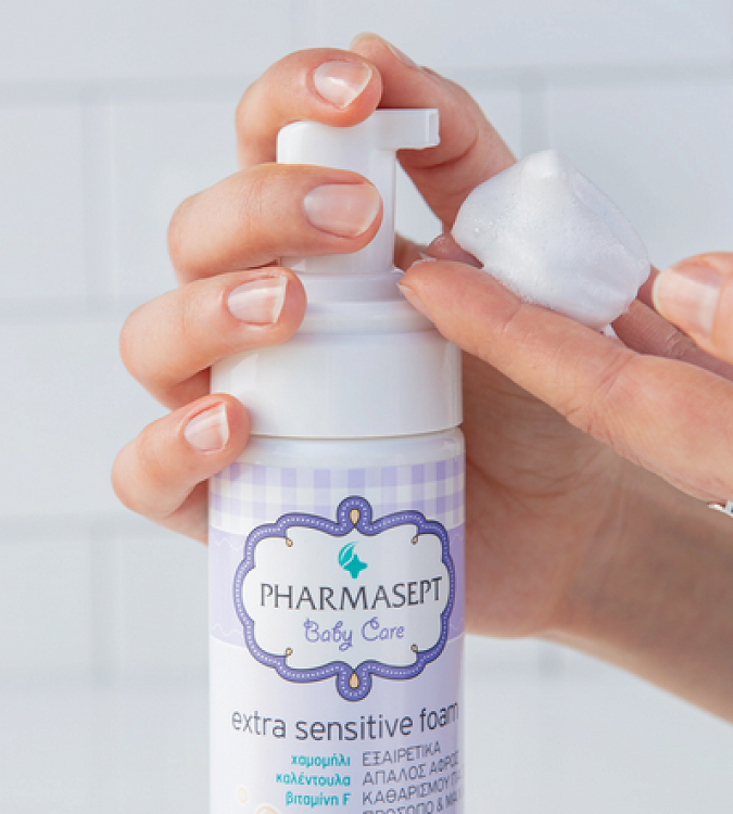 Pharmasept Baby Care Extra Sensitive Foam με Χαμομήλι 200ml με Αντλία