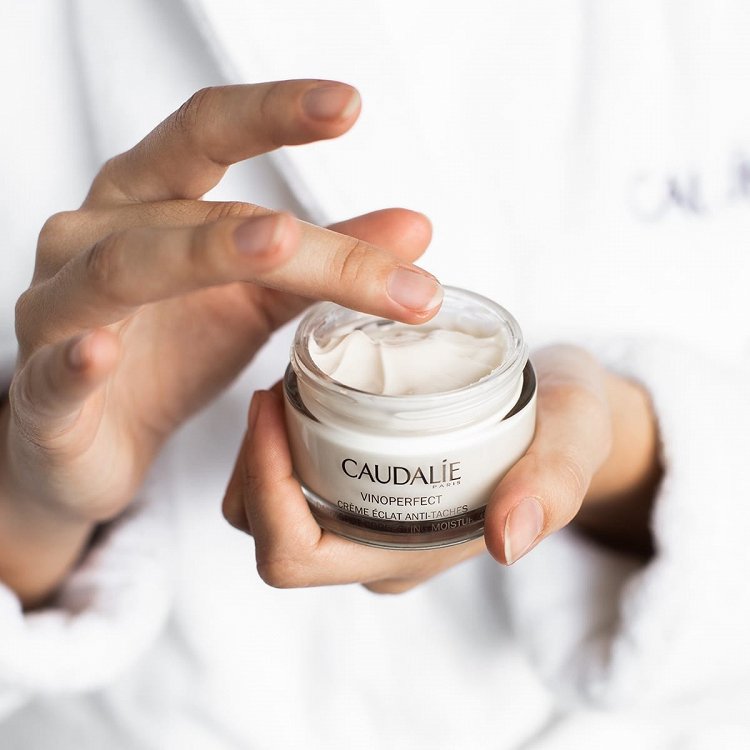Caudalie Vinoperfect Κρέμα Προσώπου Ημέρας για Ενυδάτωση & Λεύκανση 50ml